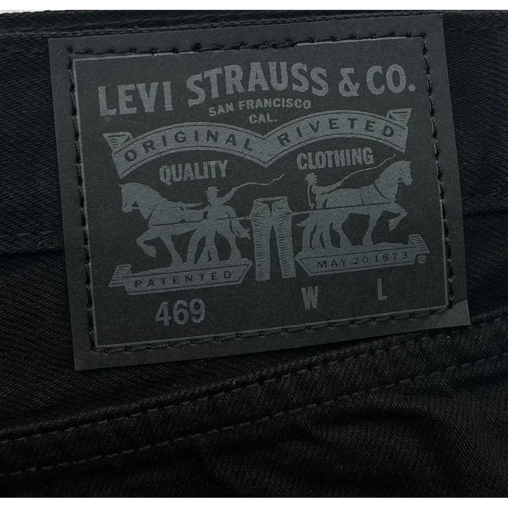 Levis Mens 469 Denim Loose Fit Bermuda Shorts Size 44X11 Solid Black 100% Cotton